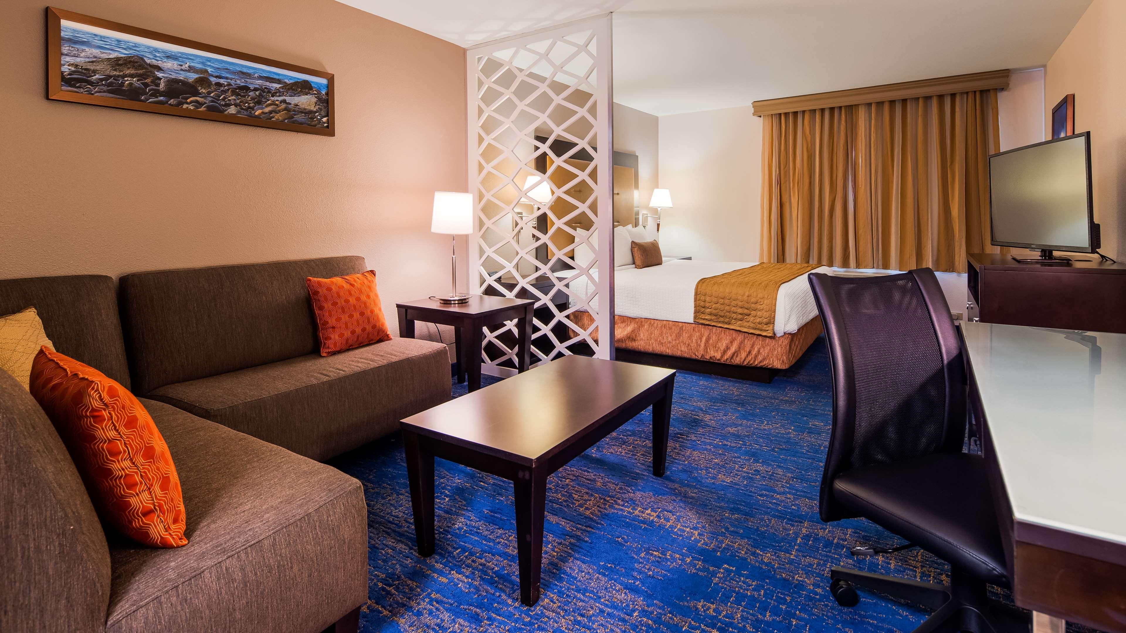 Best Western Plus Executive Hotel & Suites Салфер Экстерьер фото