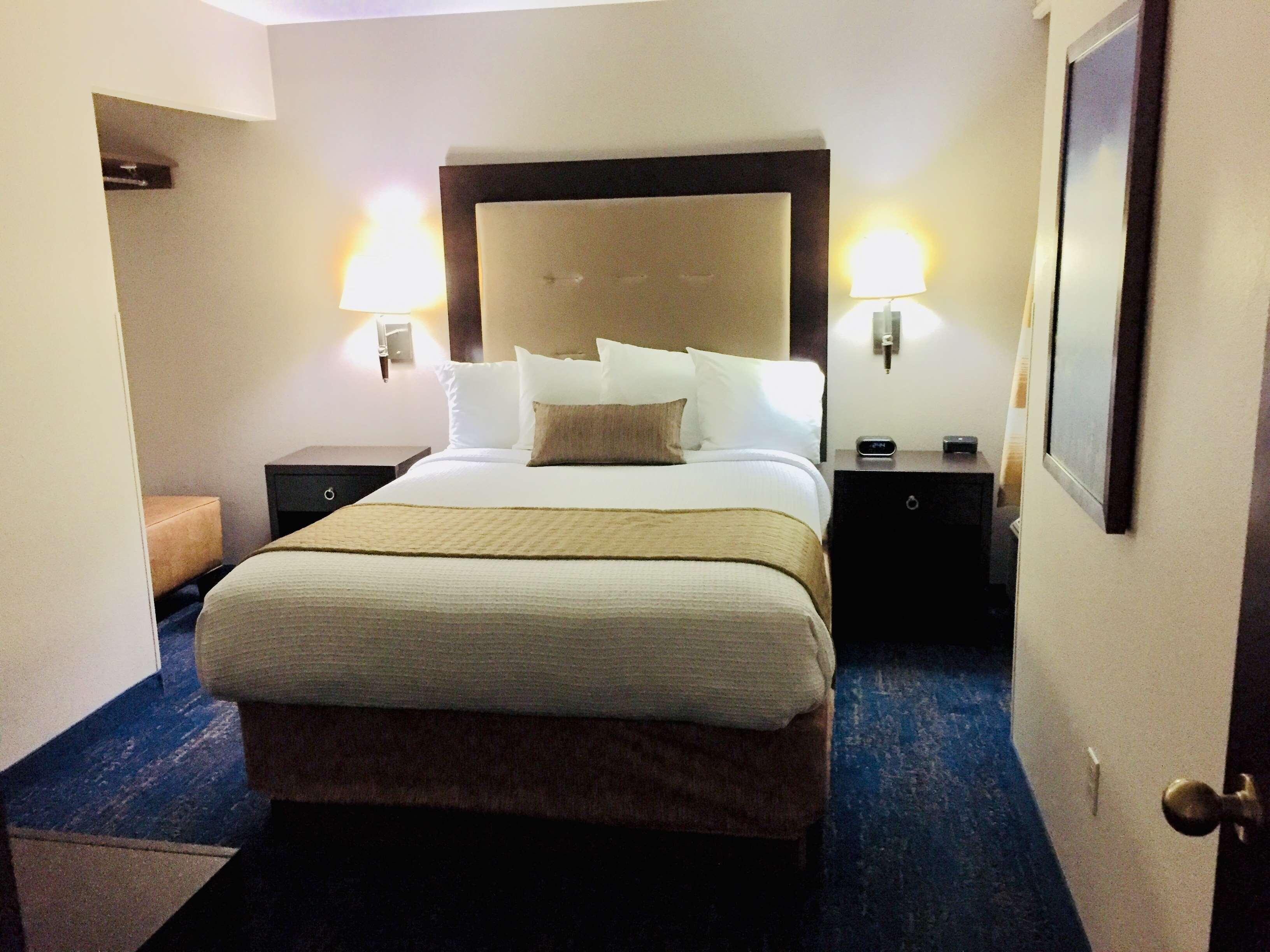 Best Western Plus Executive Hotel & Suites Салфер Экстерьер фото