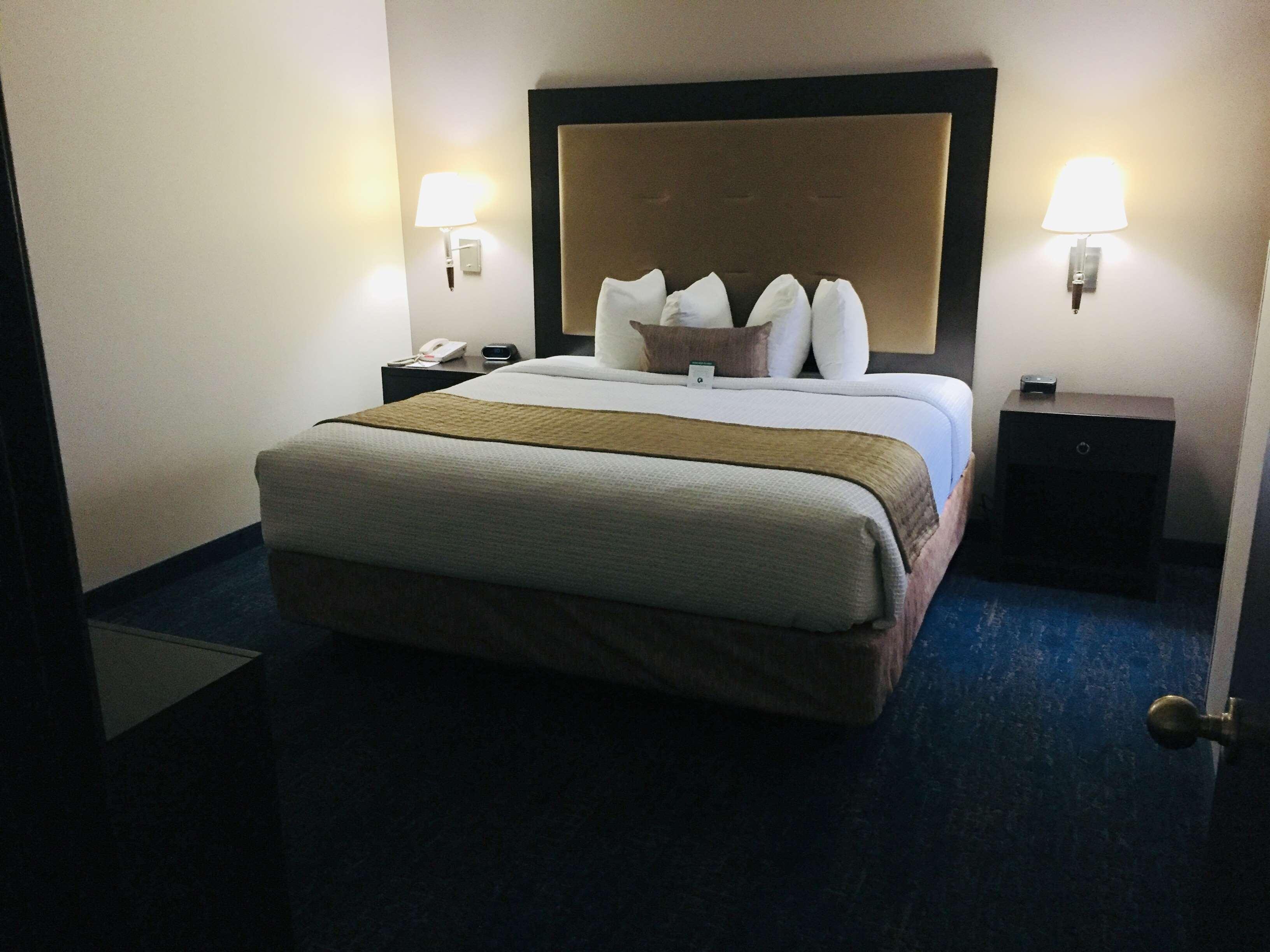 Best Western Plus Executive Hotel & Suites Салфер Экстерьер фото